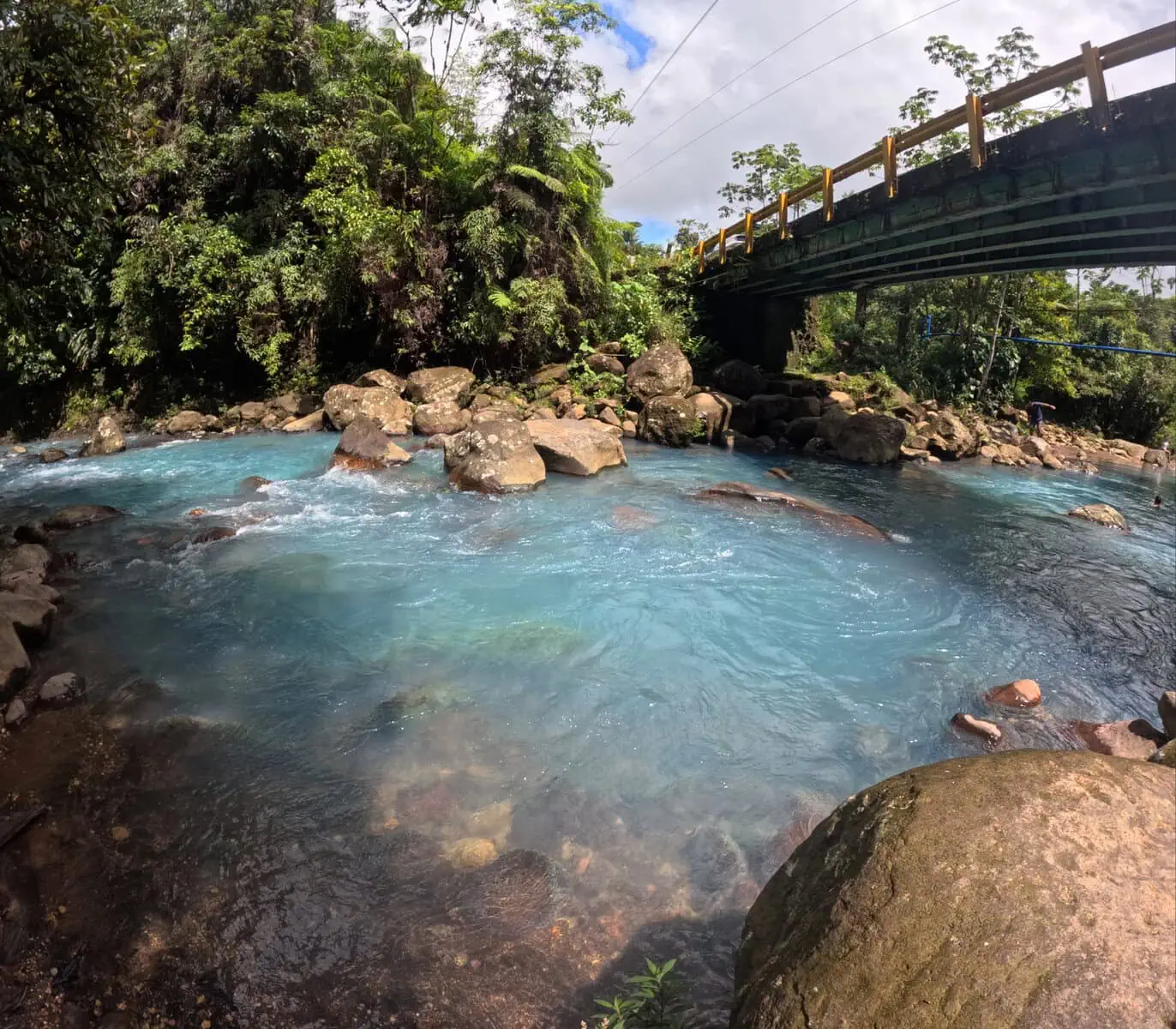 rio celeste free pool