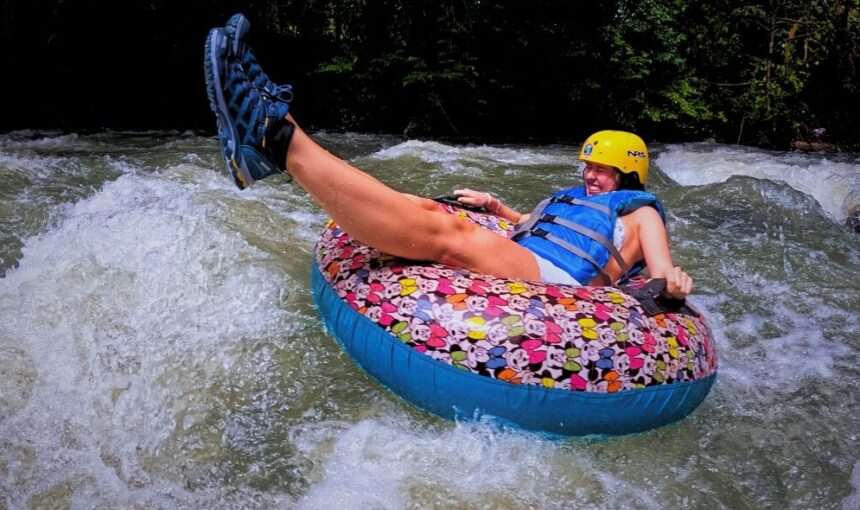 The Ultimate Rio Celeste Weather Guide: When to Go & What to Pack 1 The Ultimate Rio Celeste Weather Guide: When to Go & What to Pack